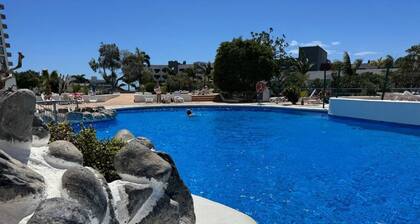 Oceanview Paradise 2BR High-speed Wifi Office Walk to Beach Restaurants Costa Adeje