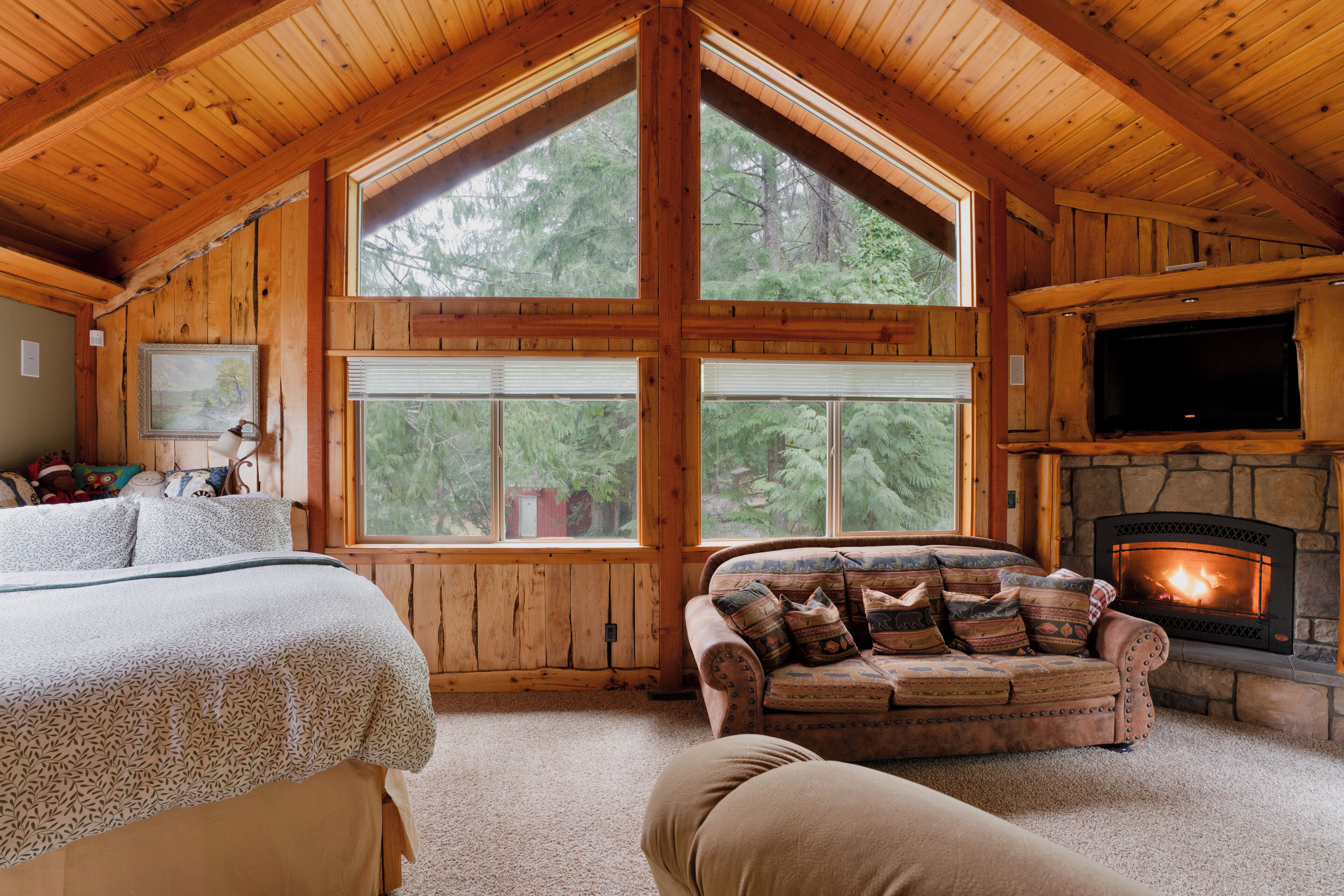 1 bedroom, desk, WiFi, bed sheets