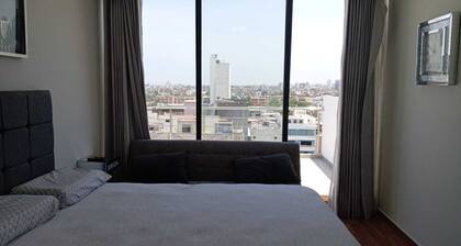 3BDR, Penthouse, Soft Beds, Kitchen, free parking, close to center