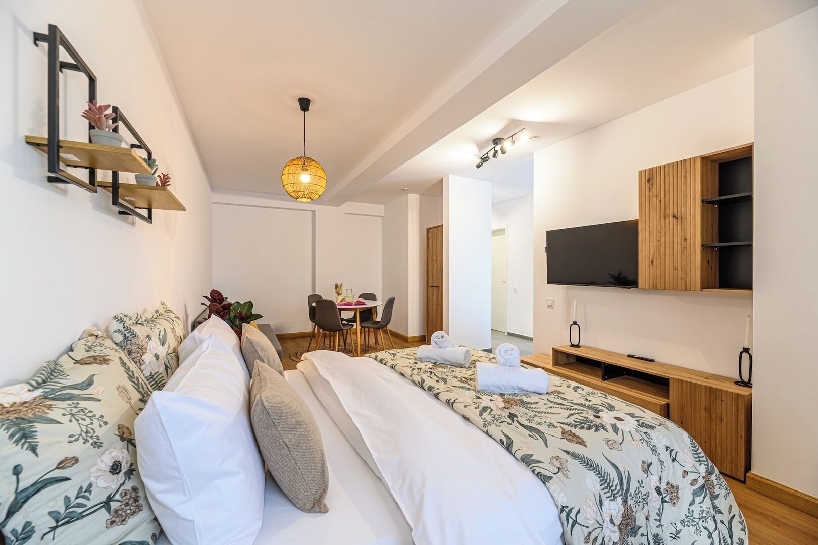 1 bedroom, WiFi, bed sheets