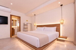 Desk, iron/ironing board, travel cot, WiFi - Private Jacuzzi loft w/ AC & kitchenette Laureles (Medellín)