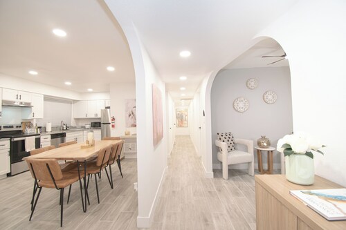 Family-Friendly Home - Space for Everyone - Dog Friendly!