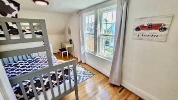 2 soverom, strykejern/-brett, wi-fi og sengetøy