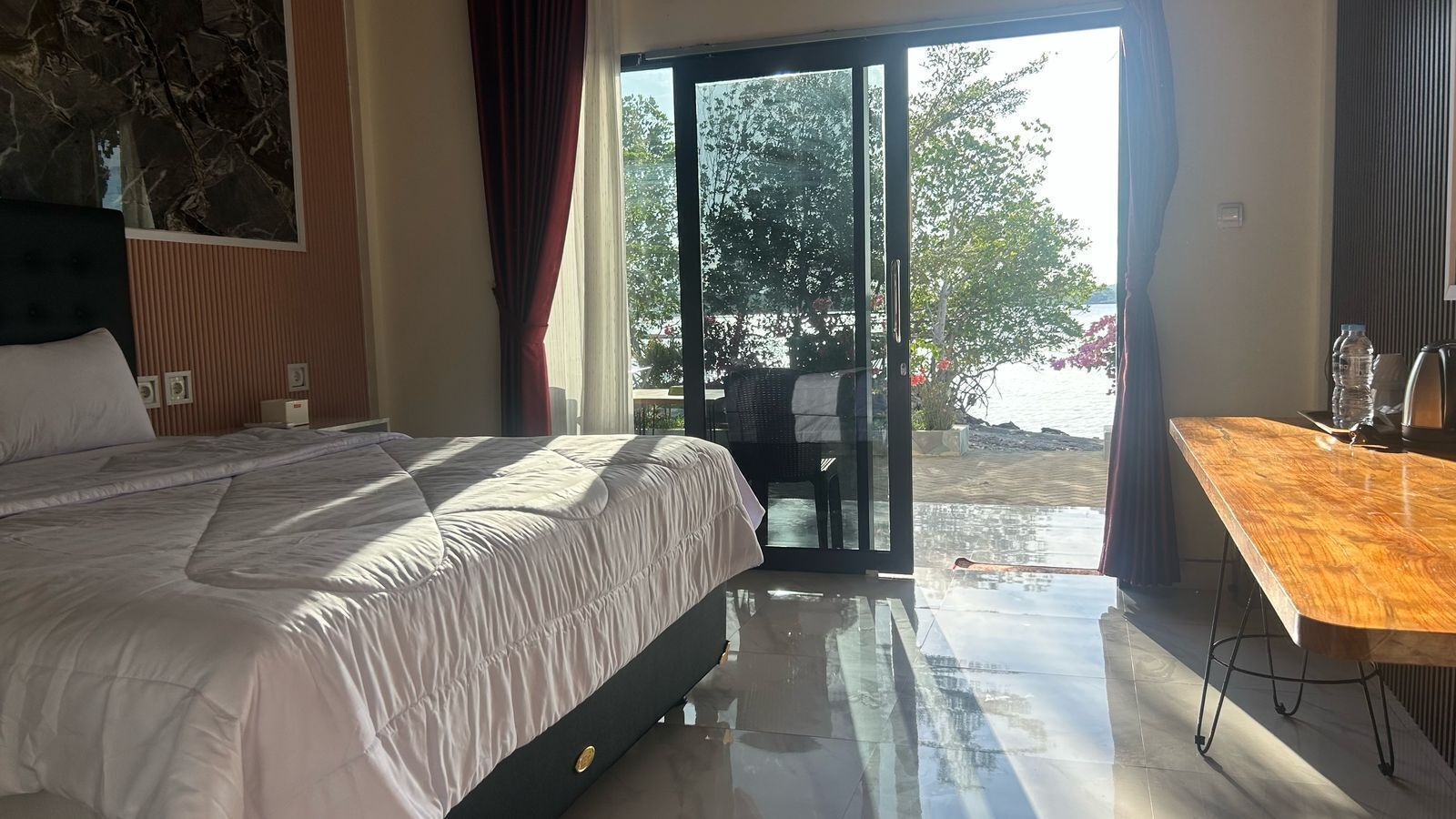 Dobbeltrom – deluxe, strandutsikt | Wi-fi (inkludert)