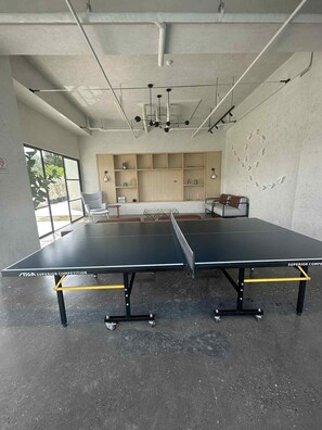 Games room - Cebu City Modern Condo With Balcony (Cebu City)