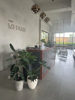 Lobby - Cebu City Modern Condo With Balcony (Cebu City)