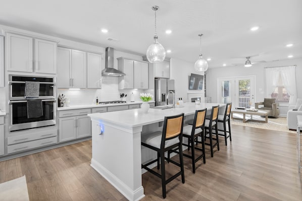 Private kitchen - Cozy Carolina Retreat at Charlotte's Edge (Indian Land)