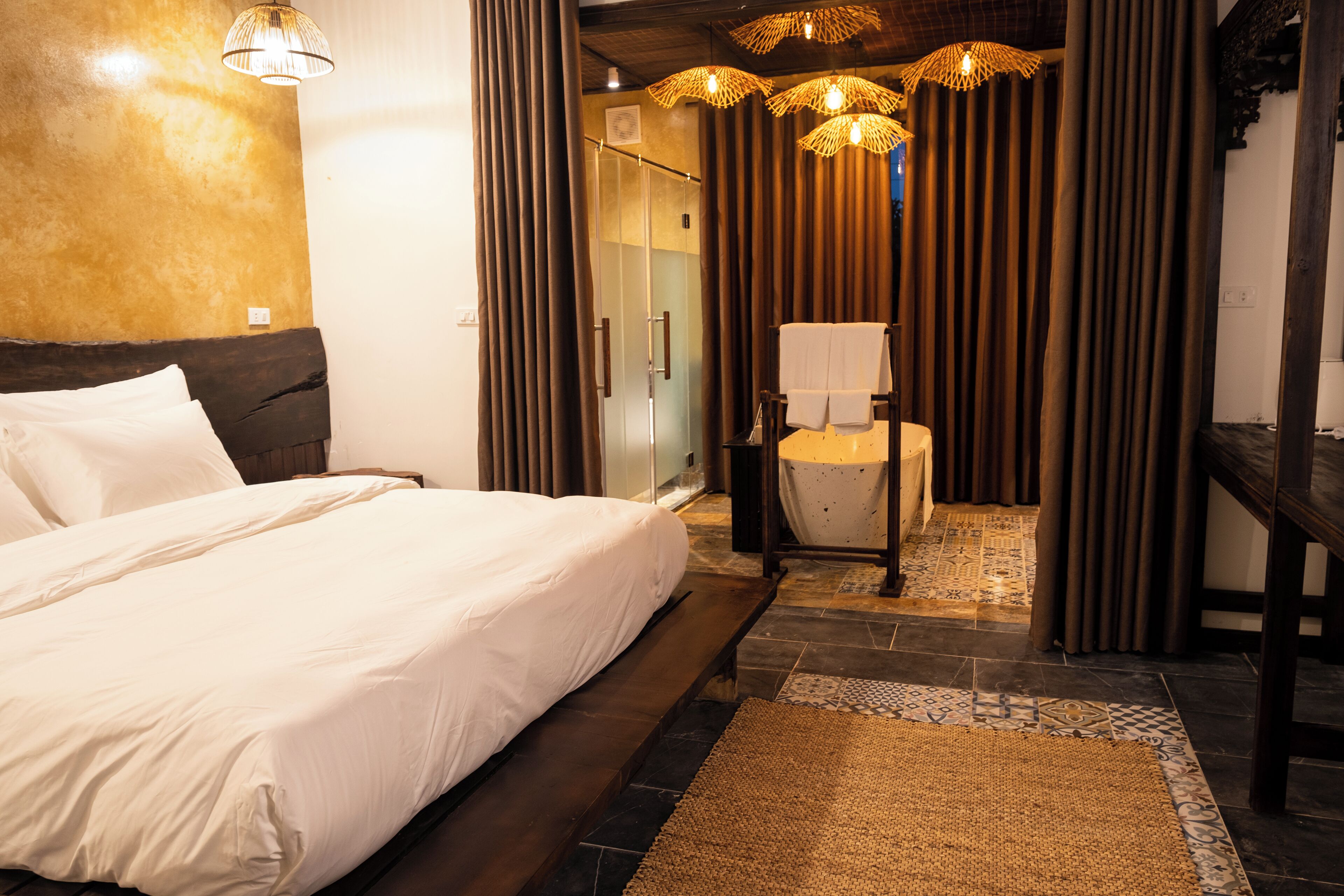 ファミリー ルーム 浴槽 (Deluxe, Balcony) | セーフティボックス (室内)、デスク、ノートパソコン用作業スペース、遮光カーテン