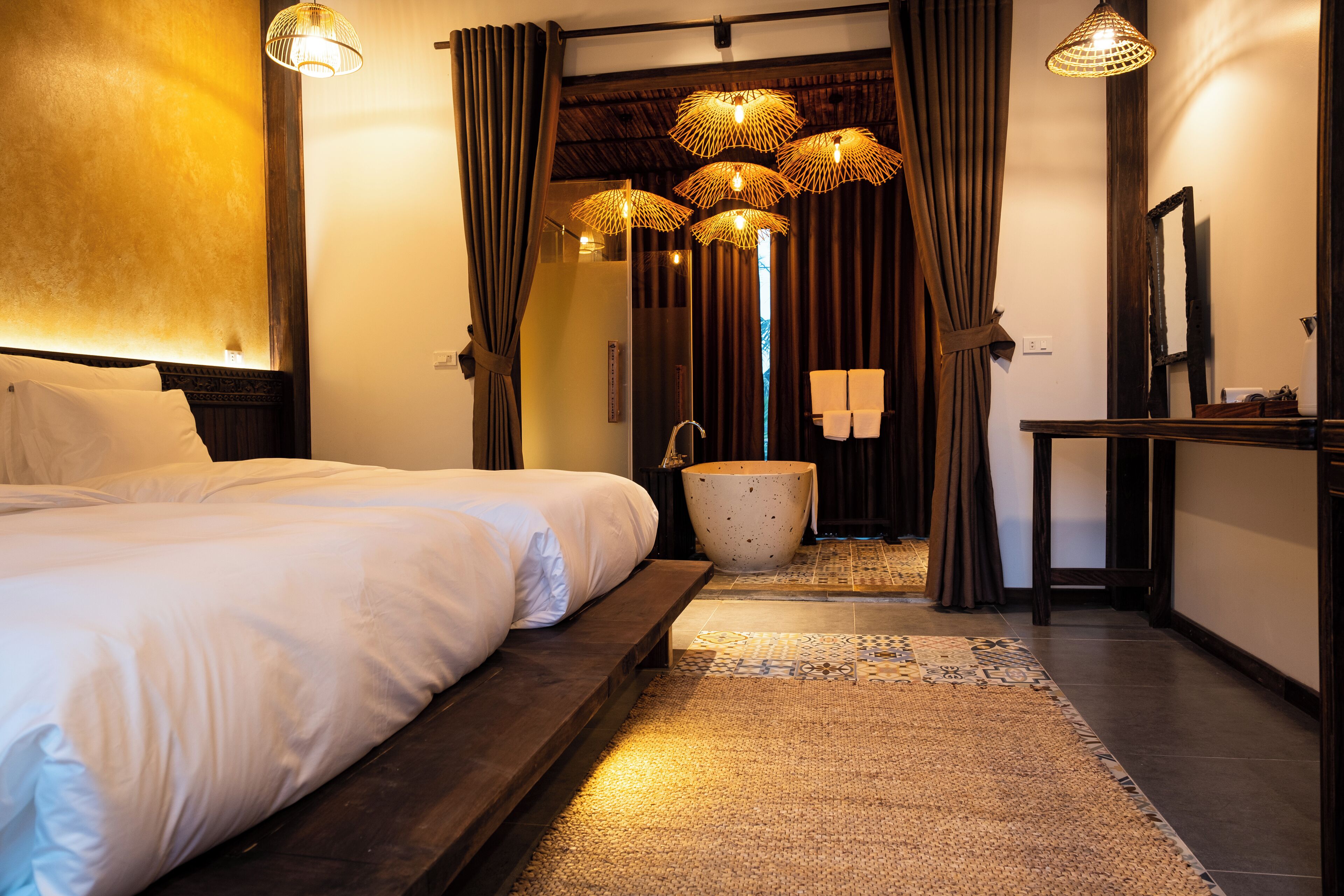 Deluxe Double or Twin Room with Bathtub and Terrace | In-room safe, desk, laptop workspace, blackout drapes