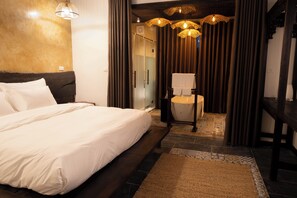 家庭四人房, 河景