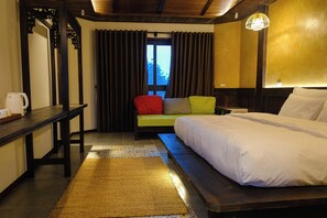 In-room safe, desk, laptop workspace, blackout curtains - Ninh Binh Rustic Hideaway (Hoa Lu)