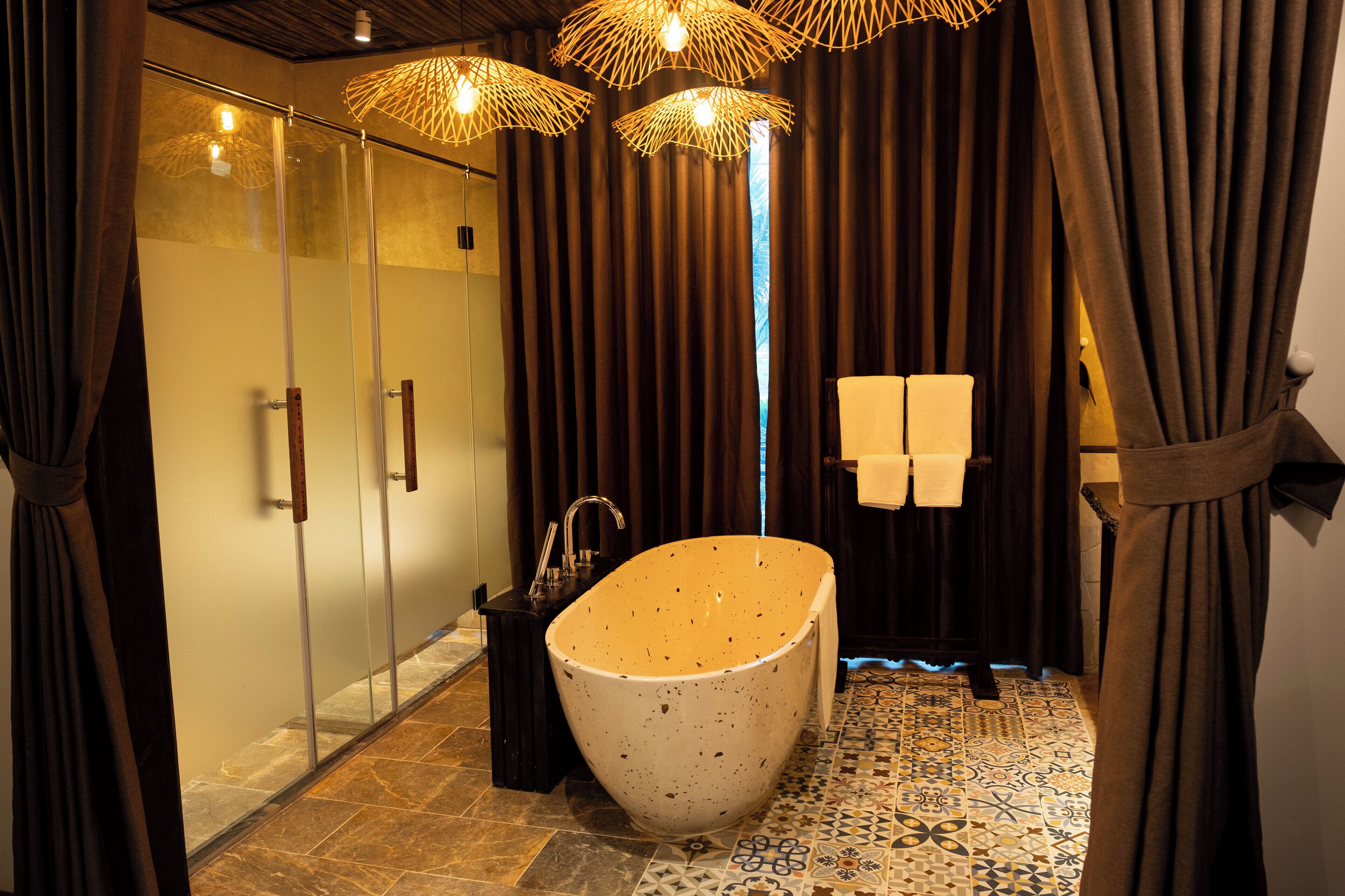 Deluxe Double or Twin Room with Bathtub and Terrace