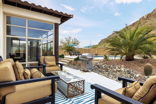 Falling Star | New River w/ Pool + Hot Tub + Ping Pong + Views