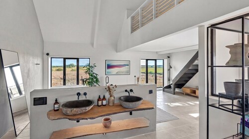 Luxurious Retreat with Cinema Lounge