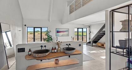 Luxurious Retreat with Cinema Lounge