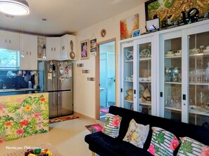 Living area - One Bedroom House on Mambajao Camiguin Island - 5 min Drive to Ardent Hot Spring (Mambajao)