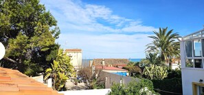Property grounds - ALMADRAVA villa right by the beach (Poblets (els))