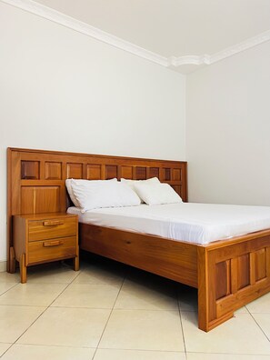 3 Schlafzimmer, Bügeleisen/Bügelbrett, WLAN