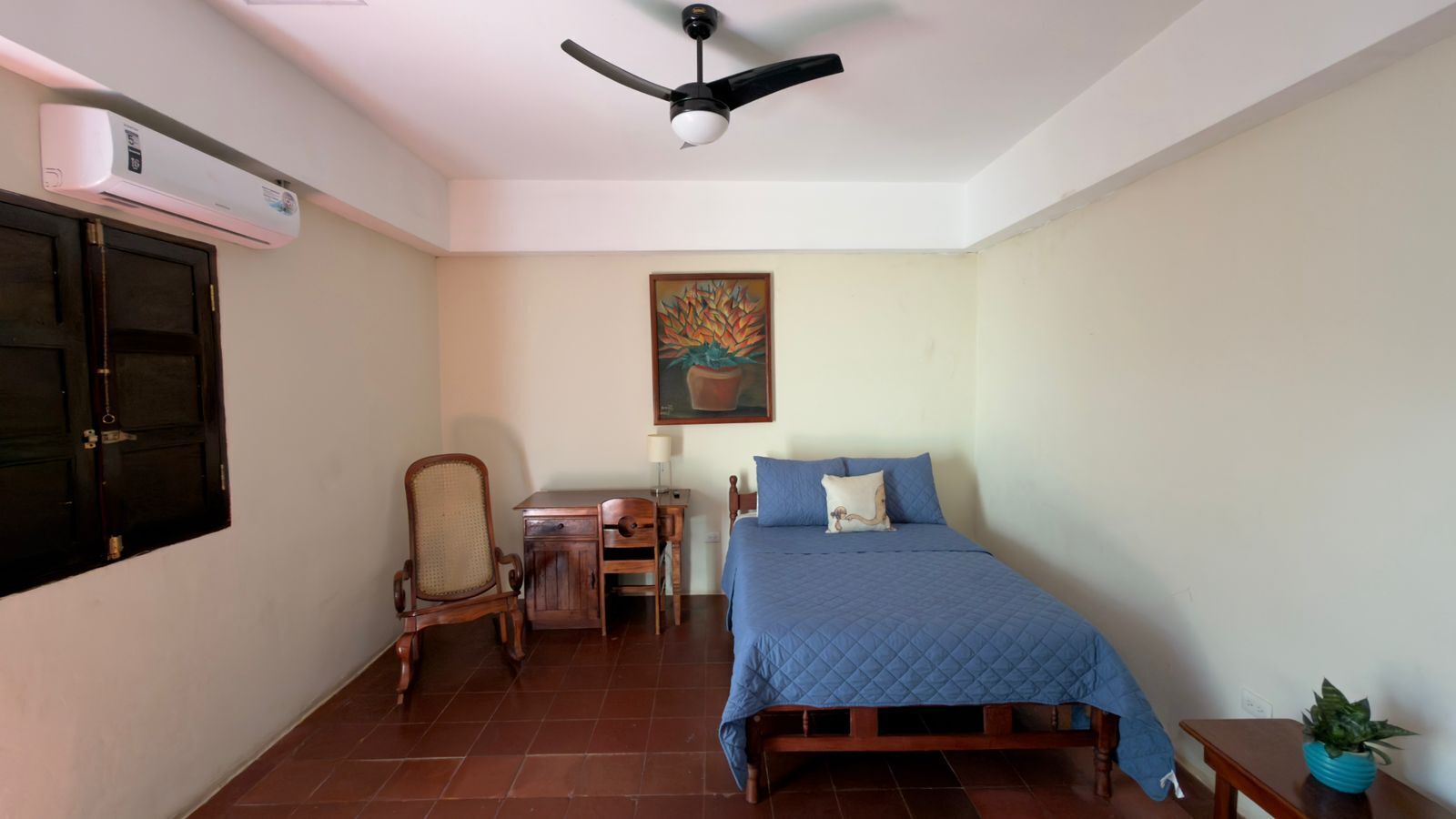 Comfort-enkeltværelse - terrasse - udsigt til gårdsplads