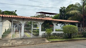 Imej tidak diklasifikasikan, 2 daripada 11, butang