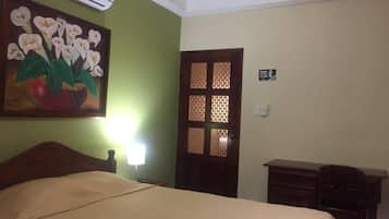 Bureau, Wi-Fi gratuit, accès pour personnes à mobilité réduite