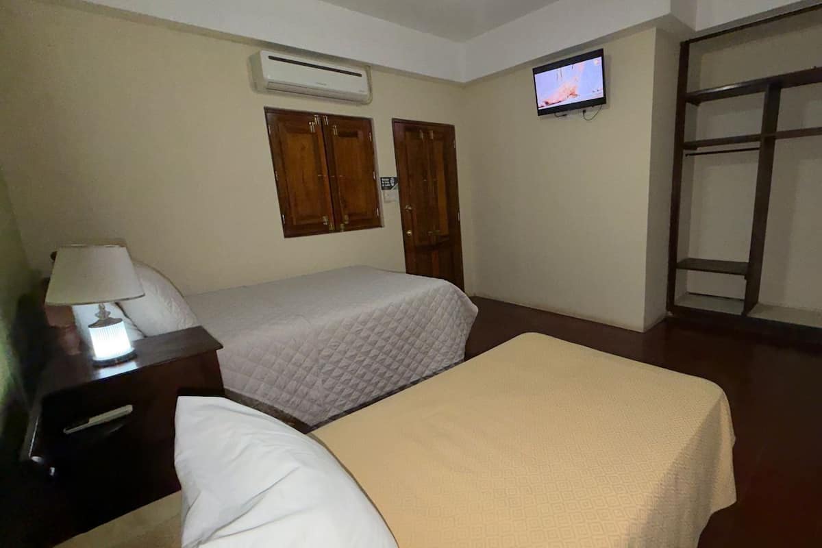 Comfort-dobbeltværelse - terrasse - udsigt til gårdsplads