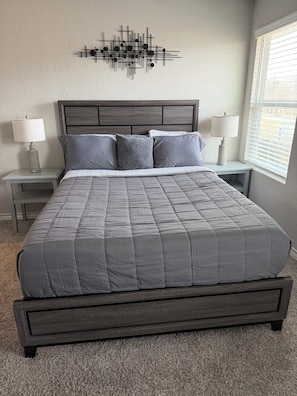 3 bedrooms, desk, iron/ironing board, free WiFi - Cozy Family-Friendly Townhouse • Near Downtown SA & Military Bases (San Antonio)