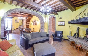 Unclassified image, 4 of 51, button - Stunning home in Magione (Magione)