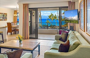 TV, DVD player, books - Maui Resort Rentals: Kaanapali Alii 352/3 - 5th-Floor 4BR Retreat with Ocean and Mountain Views! (Lahaina)