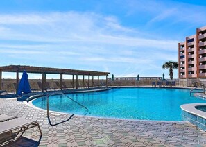 A heated pool - Steps to the Beach~Gulf View~1BR Condo in Destin~2 Chairs & 1 Umbrella Provided~Jetty East 118A (Destin)