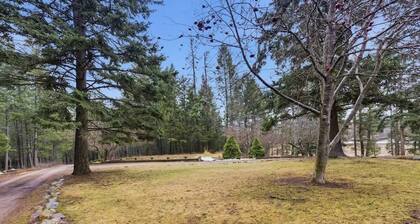 Elegant Home | Hot Tub & Fire Pit | Bocce Ball