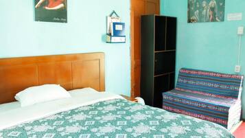 Habitacion Individual, Una cama Grande, Vista a la calle | Free WiFi