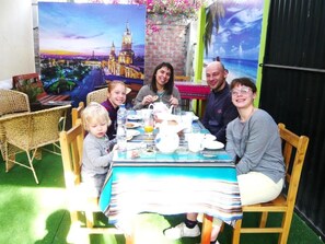 Outdoor dining - Hostel Fuentes Arequipa (Arequipa)