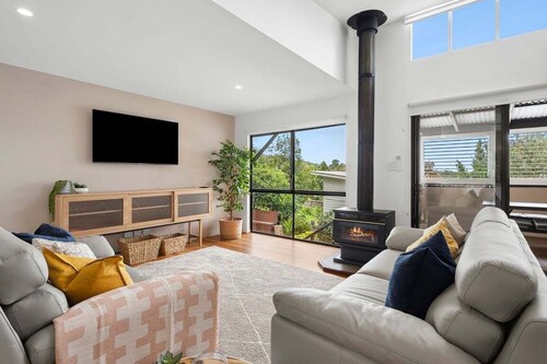 153 Centenary Heights Road