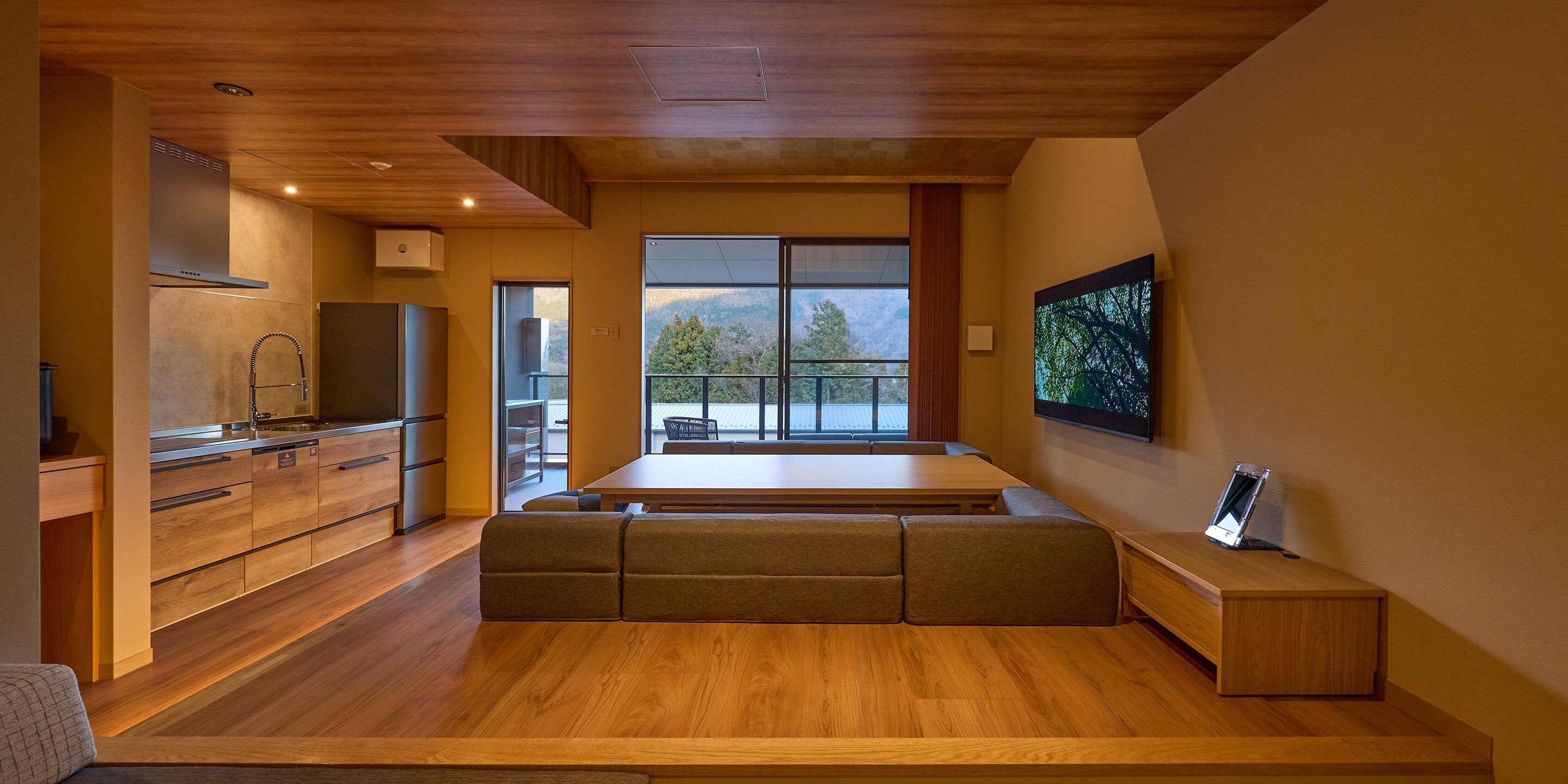 [A] 2 Double beds + 3 Futons / 111 sqm / Natural hot spring, Tatami-mat terrace (up to 7 guests) | Free WiFi
