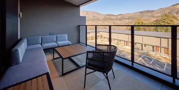 [A] 2 Double beds + 3 Futons / 111 sqm / Natural hot spring, Tatami-mat terrace (up to 7 guests) | Terrace/patio