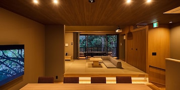 [B] 4 Double beds+2 Futons / 119 sqm / Natural Hot Spring, Sauna, Cold Plunge Pool (up to 8 guests) | Free WiFi