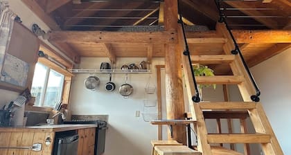 Sooke Oceanview Cabin Farmstay,Wilderness Retreat, Pet Friendly