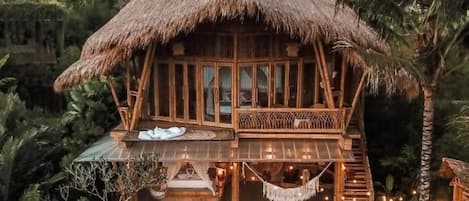 Family Double Room, 2 Bedrooms, Balcony, Garden View | Living area