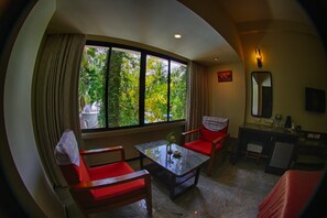 Doppel- oder Zweibettzimmer, Kanalblick