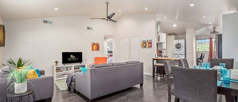 3 bedrooms, Internet