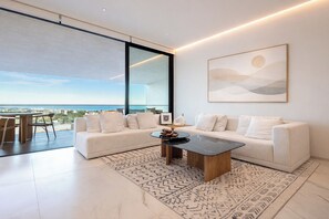 Unclassified image, 4 of 65, button