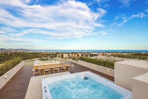 Unclassified image, 2 of 65, button