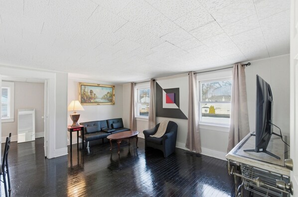 Unclassified image, 1 of 10, button