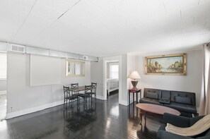 Unclassified image, 3 of 10, button