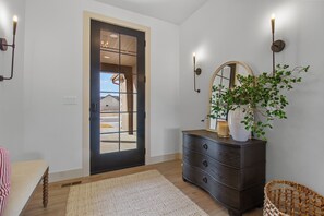 Interior - Canyon Trail Luxury Stay (Twin Falls)