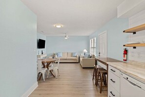 TV - ✨Walk 2 Beach~ Jetty Retreat✨ (Destin)