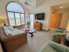 TV - AMES - 4 BR Oceanfront home w/Ocean Views & Elevator (Southern Shores)