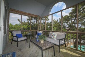 TV, books - DUNE OUR THING - 5 BR Oceanside Home w/Private Pool - Walk to Duck Village (Duck)