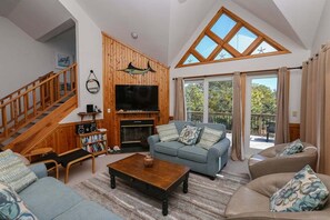 TV, video games, video library - The Chart House - Oceanside 4 BR Home with Private Pool (Corolla)